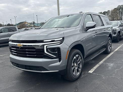 New 2026 Chevrolet Suburban LS image 5