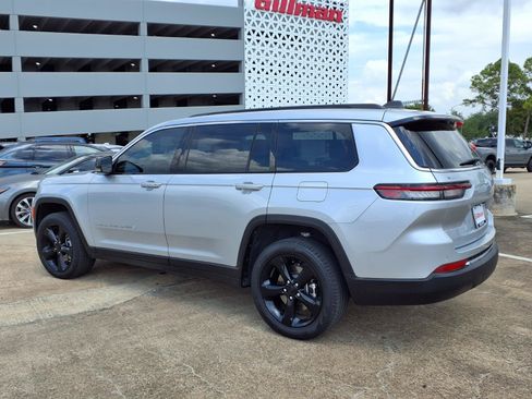 Used 2025 Jeep Grand Cherokee L Limited w/ Trailer Tow Package RWD image 4