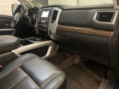 Used 2016 Nissan Titan SL image 23