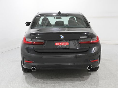 Certified 2022 BMW 330i xDrive Sedan w/ Driving Assistance Package image 21