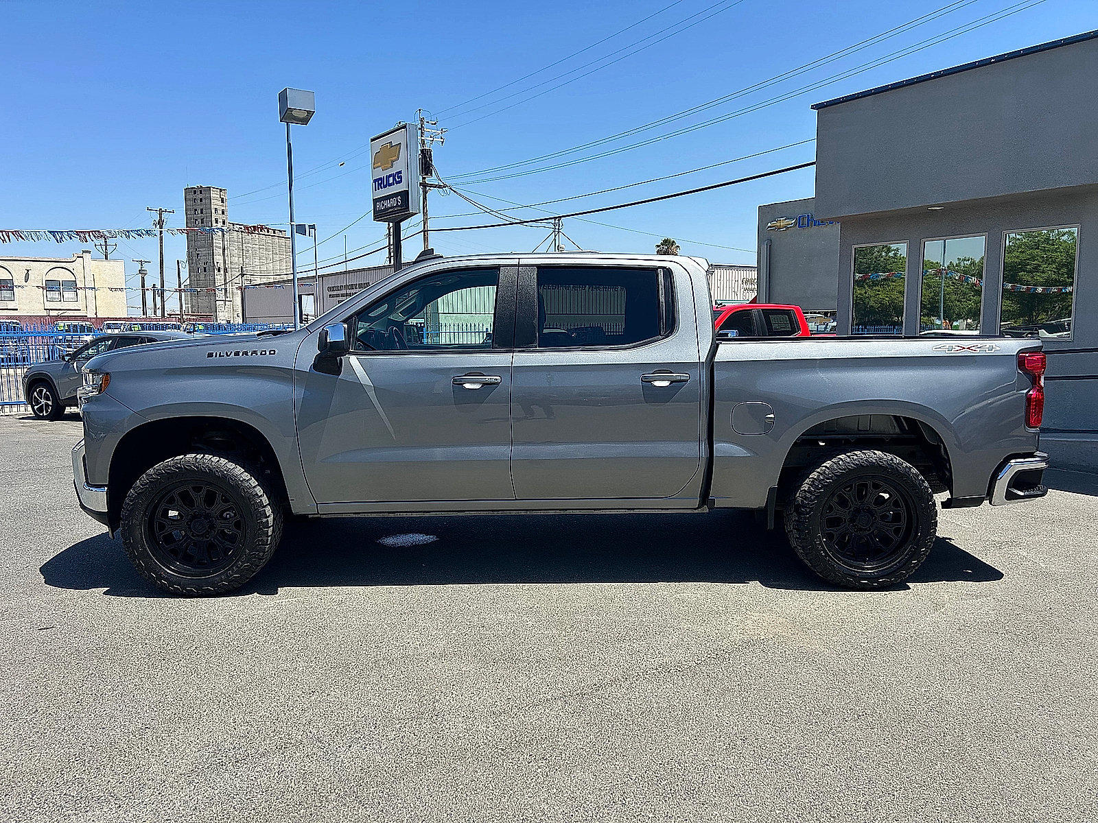 Used 2021 Chevrolet Silverado 1500 LT AWD/4WD image 6