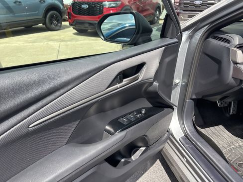 Used 2025 Toyota Camry SE FWD image 5