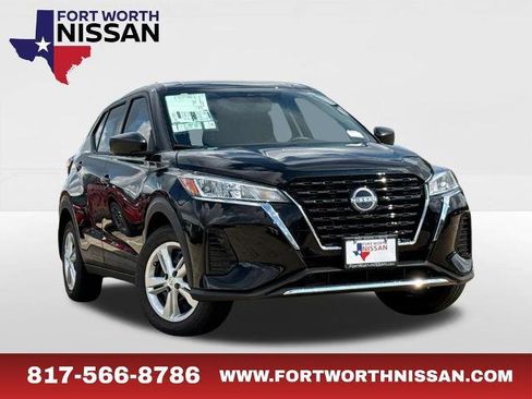 Certified 2025 Nissan Kicks Play S FWD image 1