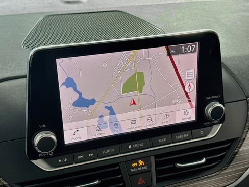 Used 2019 Nissan Altima 2.5 SL FWD image 2