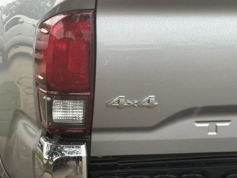 Used 2023 Toyota Tacoma SR5 AWD/4WD image 6