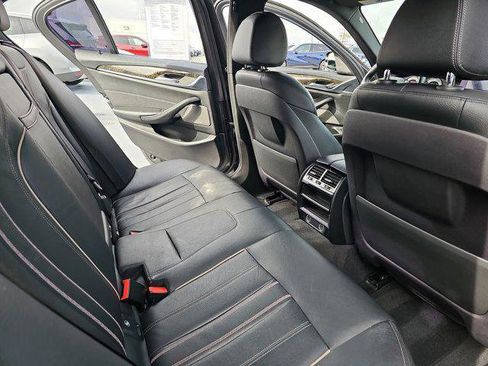 Used 2019 BMW 530e w/ Premium Package image 11