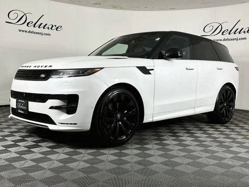 Used 2024 Land Rover Range Rover Sport Dynamic SE AWD/4WD image 3