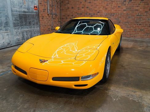 Used 2002 Chevrolet Corvette Z06 w/ Memory Pkg RWD image 6