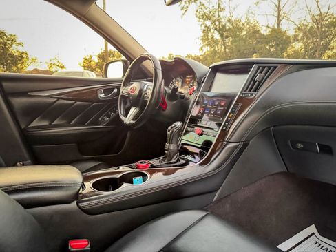 Used 2018 INFINITI Q50 Luxe RWD image 11