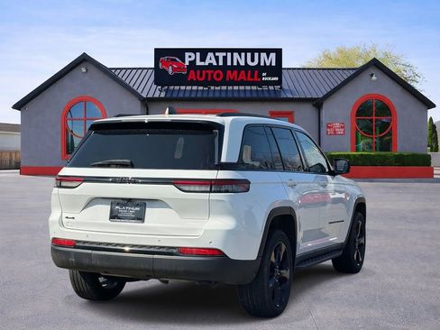 Used 2023 Jeep Grand Cherokee Altitude image 4