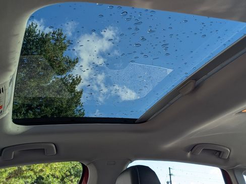 Used 2023 Volkswagen Jetta SE w/ Panoramic Sunroof Package image 15