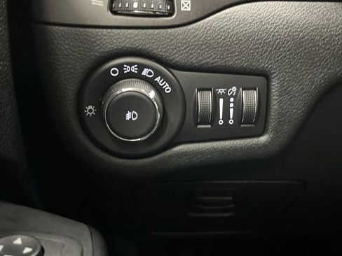 Used 2021 Jeep Cherokee Trailhawk w/ Trailer Tow Group image 24