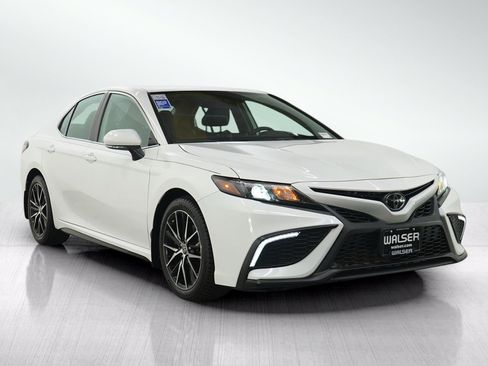 Used 2022 Toyota Camry SE FWD image 7