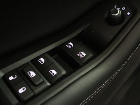 New 2026 Jeep Grand Cherokee Altitude AWD/4WD image 34