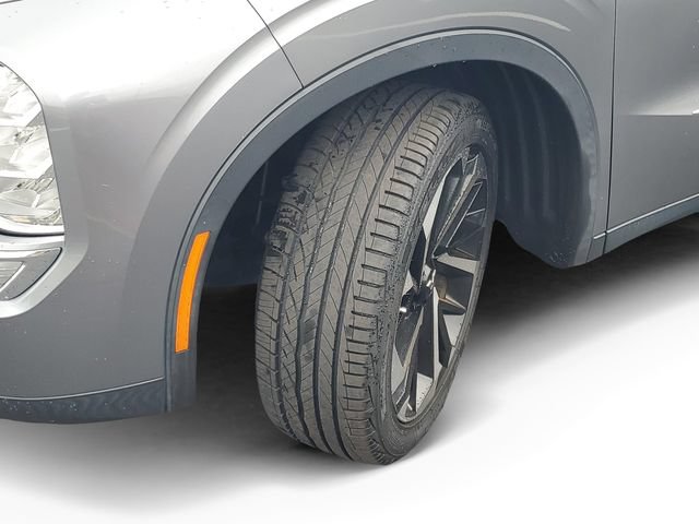 Used 2023 Mitsubishi Outlander SE FWD image 32