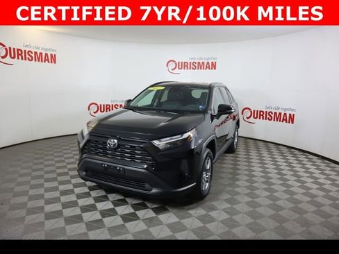 Used 2025 Toyota RAV4 XLE AWD/4WD image 2