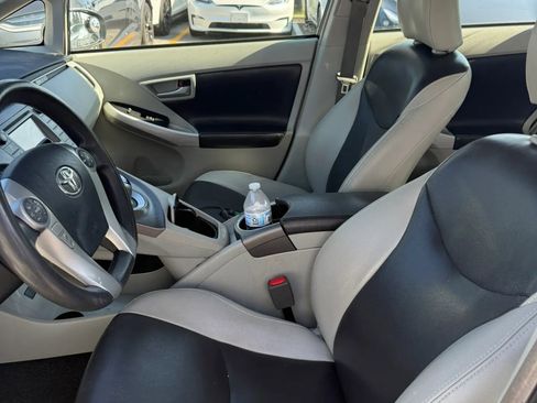 Used 2015 Toyota Prius Two FWD image 12