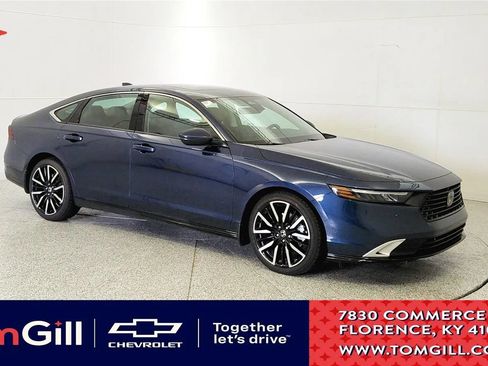 Used 2025 Honda Accord Touring image 1