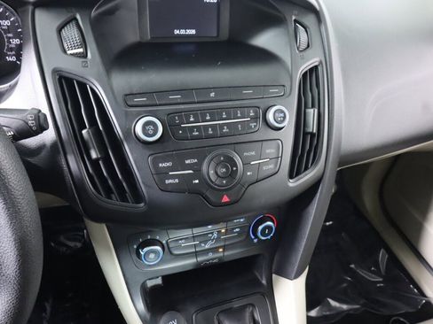 Used 2018 Ford Focus SE image 15