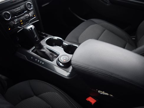 Used 2017 Ford Explorer XLT w/ Equipment Group 201A image 13