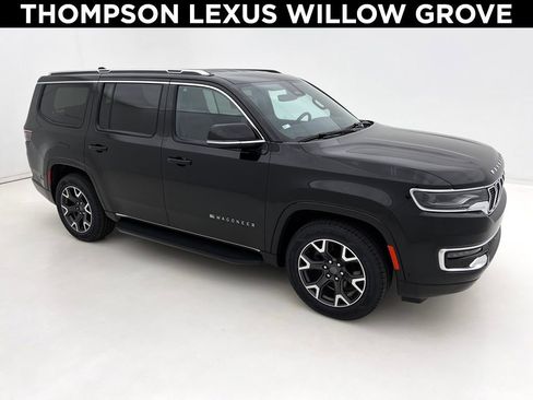 Used 2023 Jeep Wagoneer Series III w/ Preferred Equipment Group AWD/4WD image 1