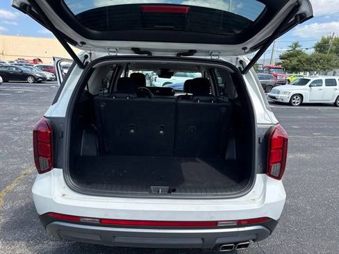 Used 2025 Hyundai Palisade SEL FWD image 21