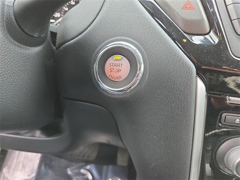 Used 2019 Nissan Pathfinder SV image 21