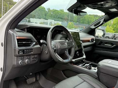 Used 2025 GMC Yukon Denali w/ Denali Reserve Package AWD/4WD image 15