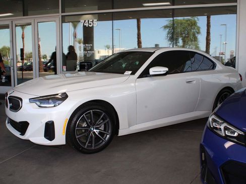 Used 2025 BMW 230i Coupe w/ Convenience Package image 1