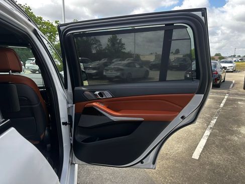 Used 2020 BMW X7 M50i image 28