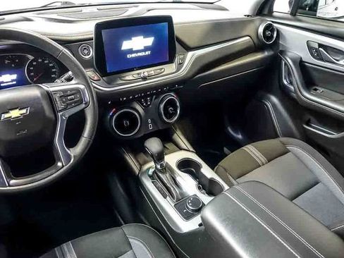 Certified 2024 Chevrolet Blazer LT w/ Convenience Package FWD image 17
