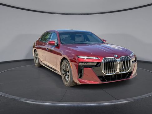Used 2023 BMW 760i xDrive w/ Executive Package AWD/4WD image 12