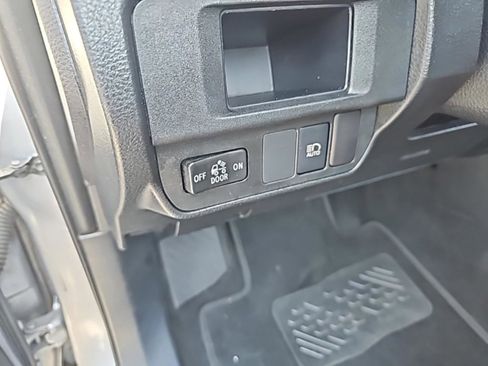 Used 2019 Toyota Tacoma SR5 image 21