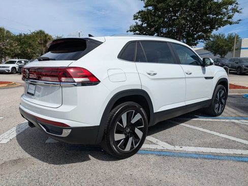 Certified 2024 Volkswagen Atlas Cross Sport SE FWD image 6
