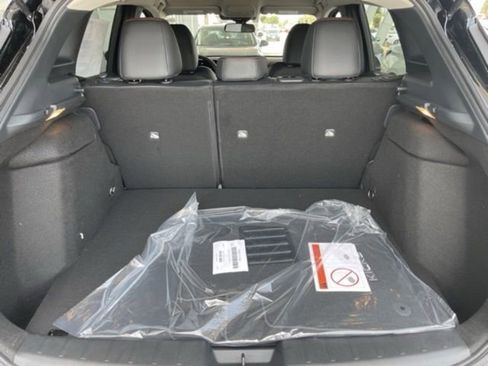Certified 2025 Nissan Kicks SR FWD image 20