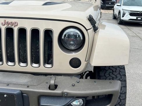 Used 2016 Jeep Wrangler Unlimited Sahara AWD/4WD image 10