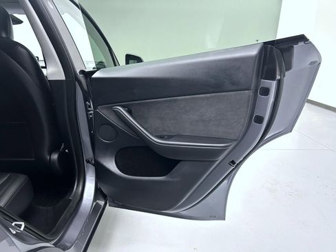 Used 2024 Tesla Model Y Performance image 17