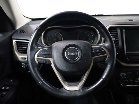 Used 2016 Jeep Cherokee Limited image 22