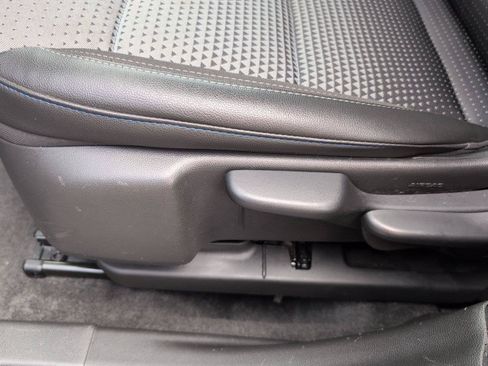 Used 2025 Chevrolet Trax LT FWD image 14