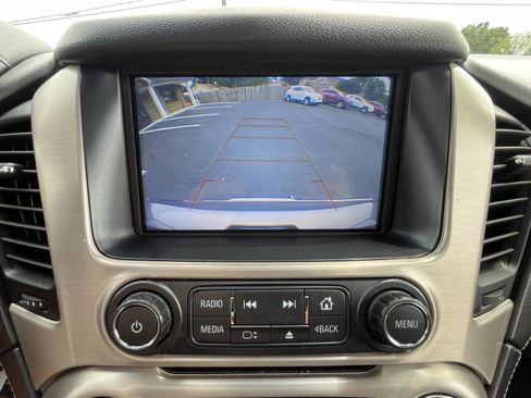 Used 2018 GMC Yukon Denali AWD/4WD image 8