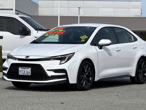 Used 2025 Toyota Corolla SE FWD image 8