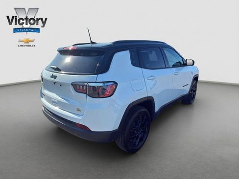 Used 2023 Jeep Compass Latitude AWD/4WD image 7