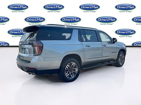 Used 2025 Chevrolet Suburban Z71 AWD/4WD image 7