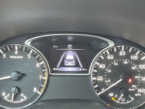 Used 2019 Nissan Pathfinder SV image 26