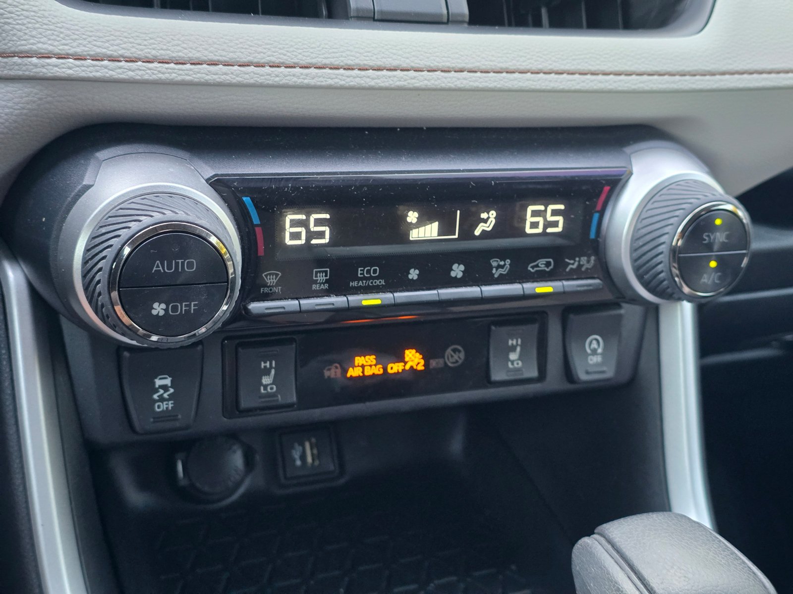 Used 2023 Toyota RAV4 XLE w/ Convenience Package AWD/4WD image 18