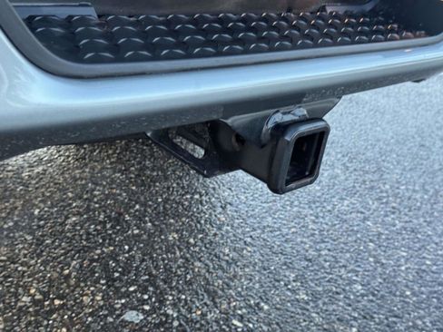 Used 2025 GMC Canyon Elevation w/ Convenience Package image 12