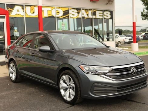 Used 2023 Volkswagen Jetta S FWD image 3