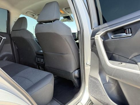 Used 2021 Toyota RAV4 XLE FWD image 22