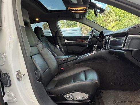 Used 2013 Porsche Panamera RWD image 32