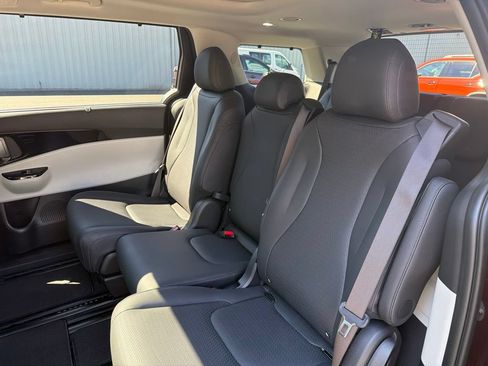 Used 2024 Kia Carnival SX Prestige FWD image 22